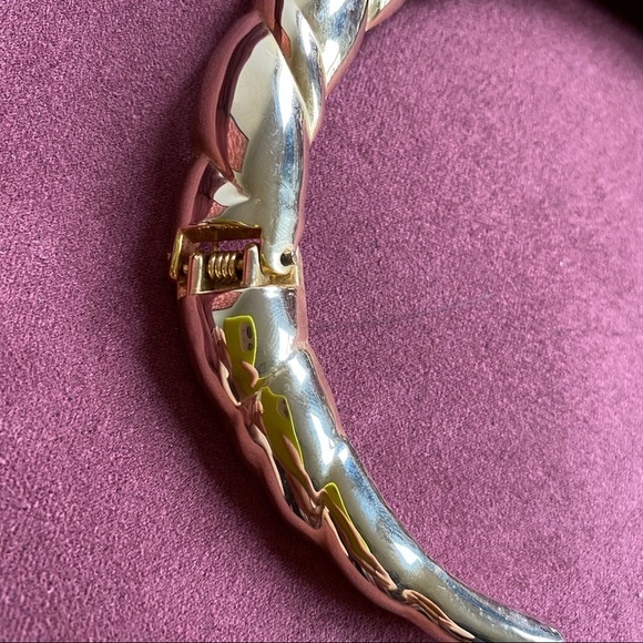 Vintage Gold Necklace and bracelet set - Picture 12 of 12